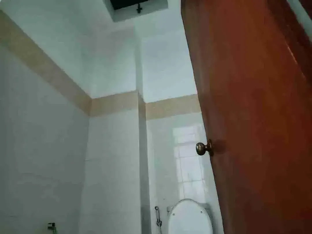 Ruko 3 lantai lokasi premium Cok Agung Tresna Renon Denpasar Bali - Image 2 of 10