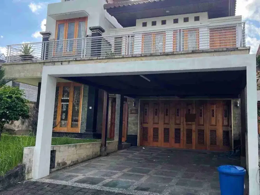 Rumah Mewah Cluster One Gate Teras Ayung Denpasar Timur - Image 1 of 9