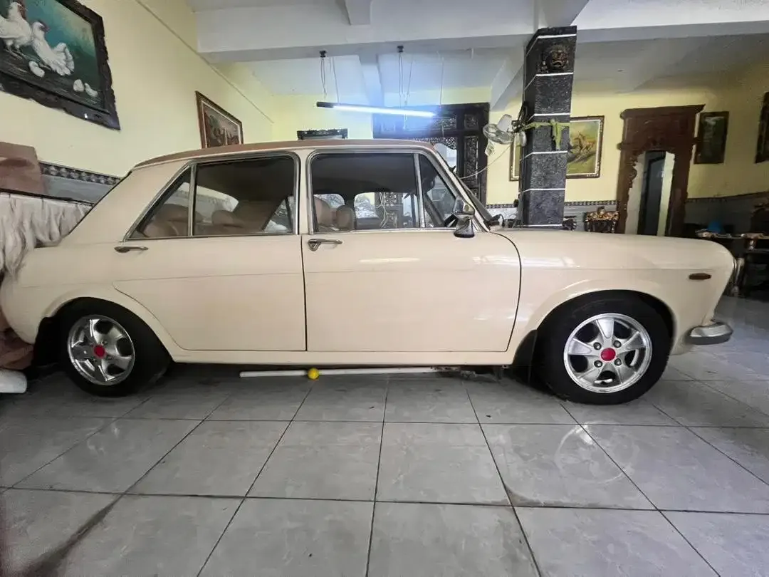 MORRIS MINOR 1300 4 pintu mobil kolektor rare - Image 2 of 6