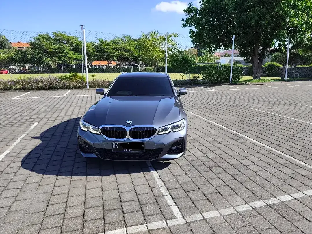 BMW 330i M-Sport, Feb. 2022 - Image 2 of 10