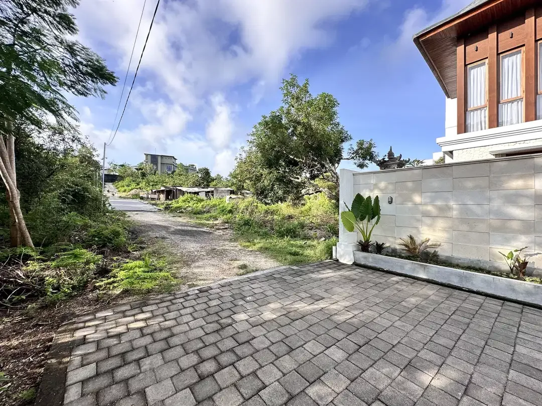 Tanah Strategis Lingkungan Villa Jl Ocean Blue Nusa Dua - Image 1 of 10