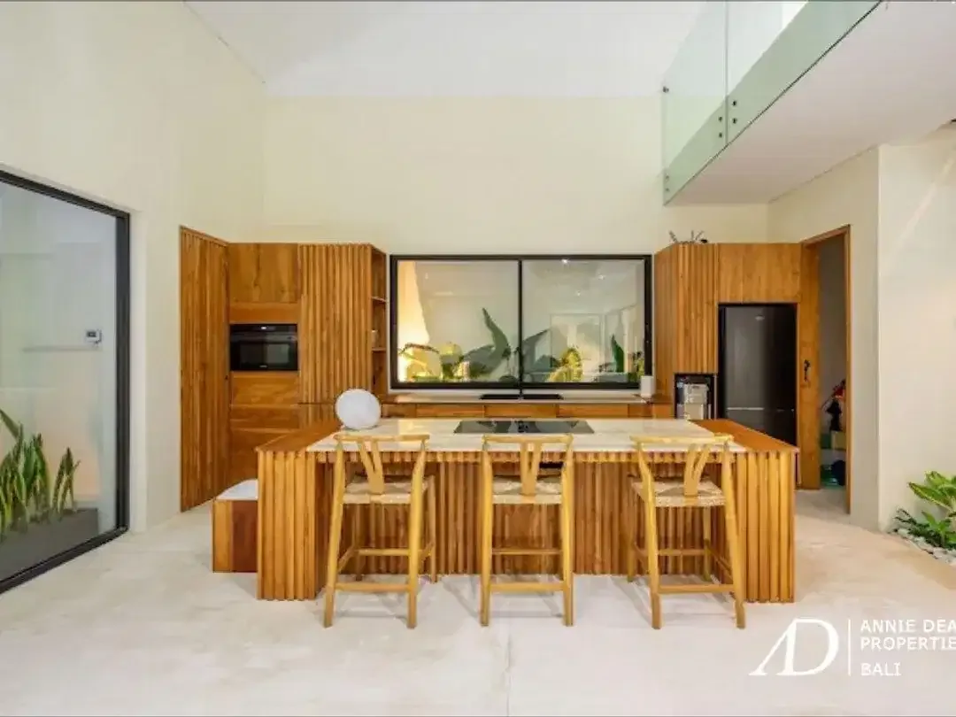 FREEHOLD / LEASEHOLD | MODERN VILLA IN PRIME SEMINYAK NEAR THE BEACH - Image 10 of 10