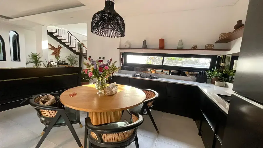 FOR SALE – FREEHOLD Bohemian Modern 3-Beds Villa in Premium Jimbaran - Image 10 of 10