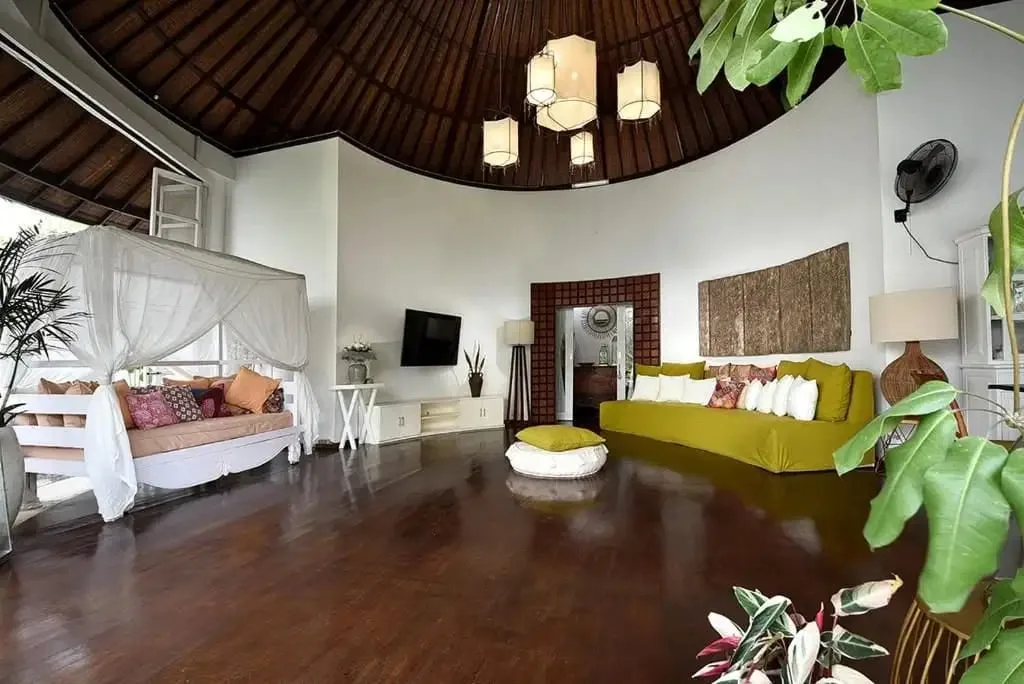 Villa 4 Kamar Tidur Lokasi di dekat Pantai Berawa Canggu - Image 5 of 10