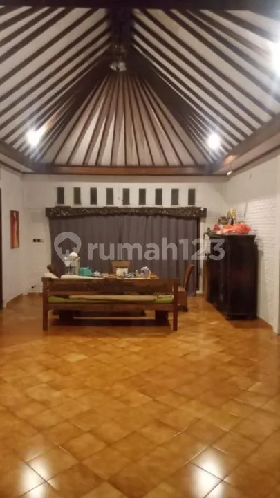 Rumah Nyaman Asri Halaman Luas - Image 1 of 4