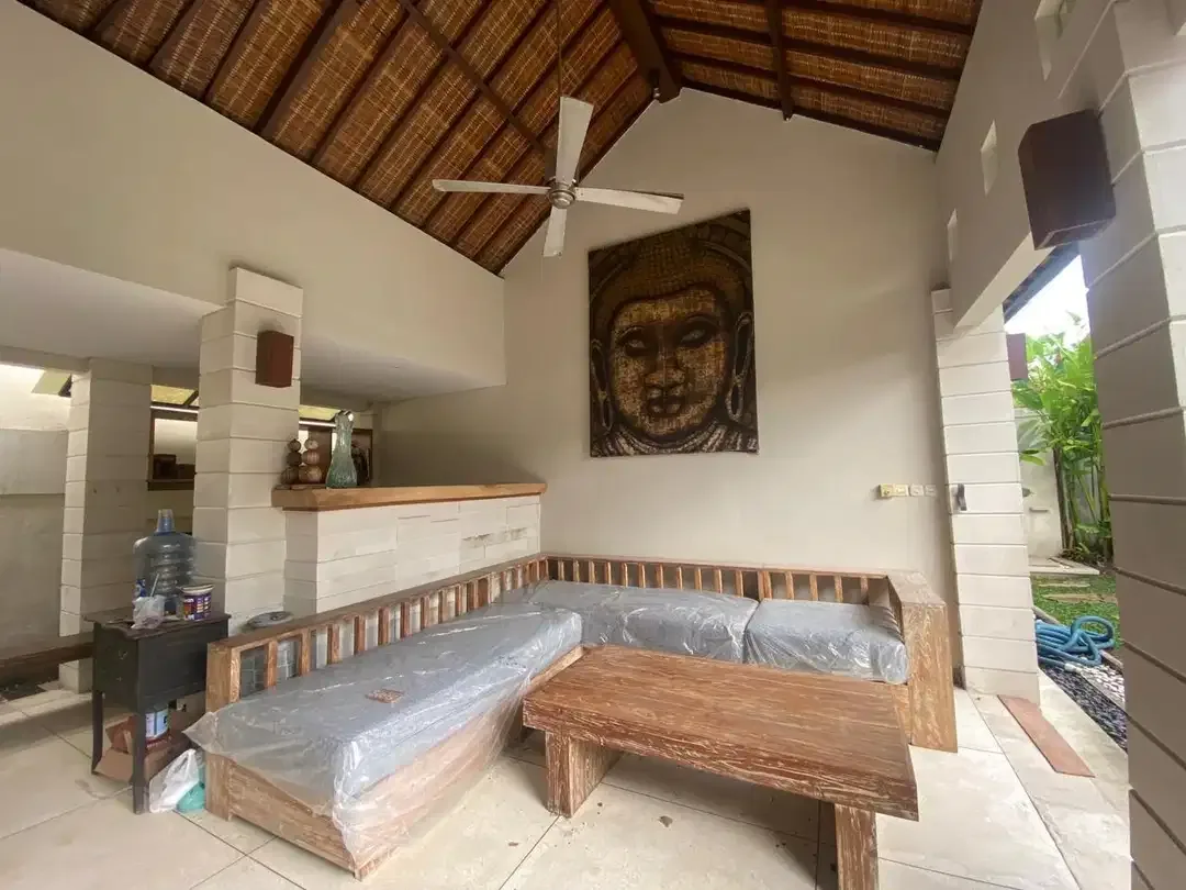 Sewa Villa Luas di Petitenget - Image 2 of 6