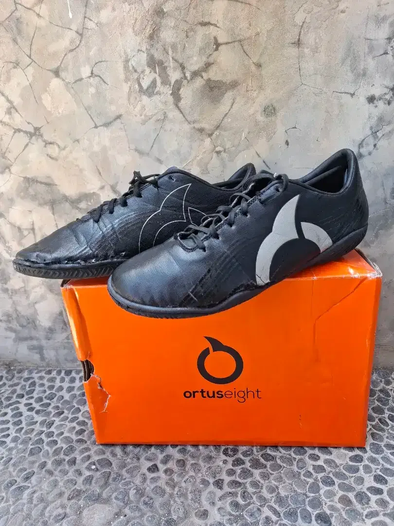 Sepatu Futsal Ortus Bekas Size 40 Kondisi Minus Harga Net Original - Image 1 of 3
