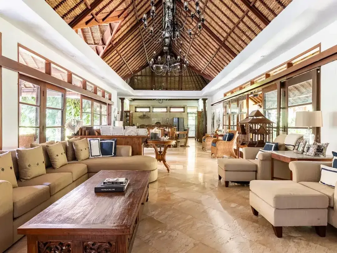 PROFITABLE LUXURY VILLA IN PRIME TOURISM SANUR - Image 4 of 10