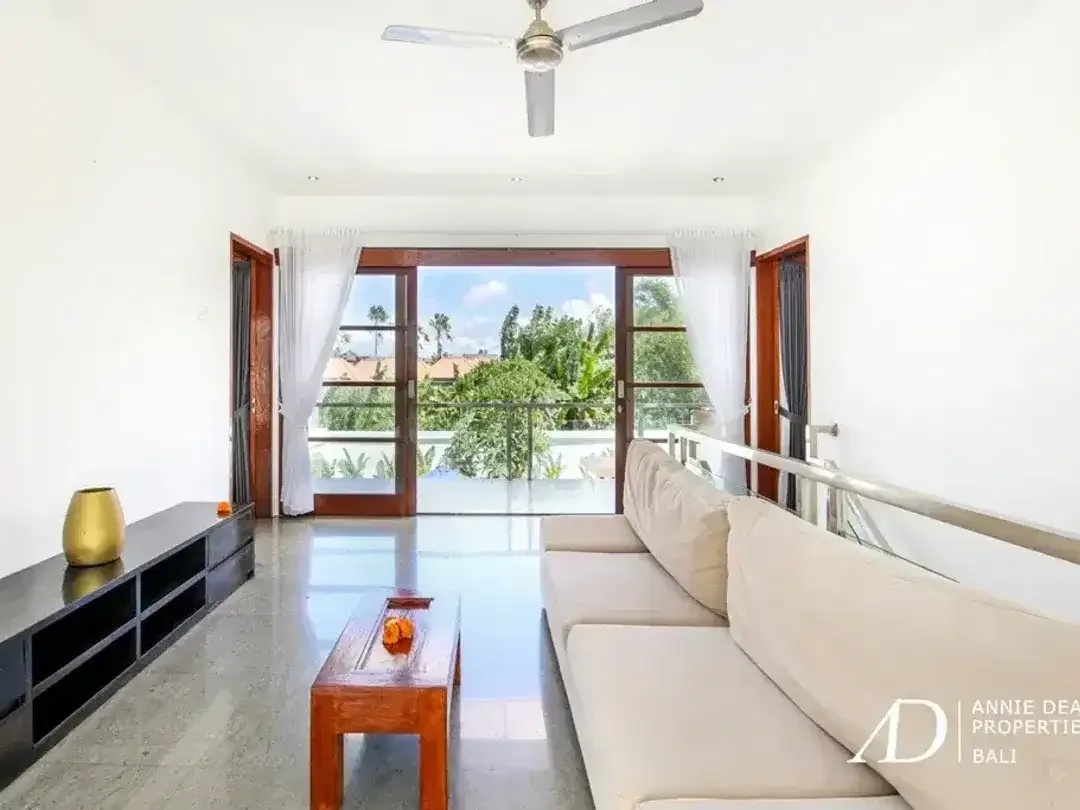 FREEHOLD | FULLY RENOVATED MODERN 3-BEDROOM VILLA IN PRIME SEMINYAK - Image 8 of 10