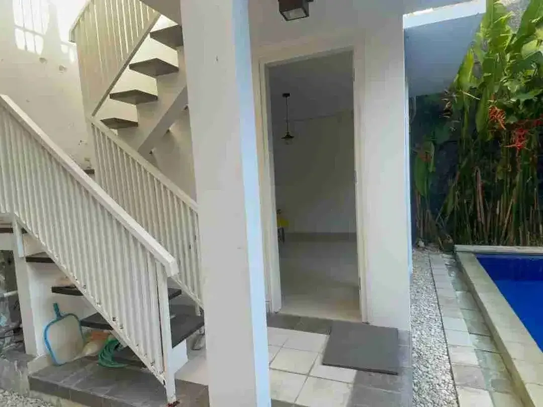 For Rent 5 BDR Villa di Lokasi Perkotaan - Image 3 of 10