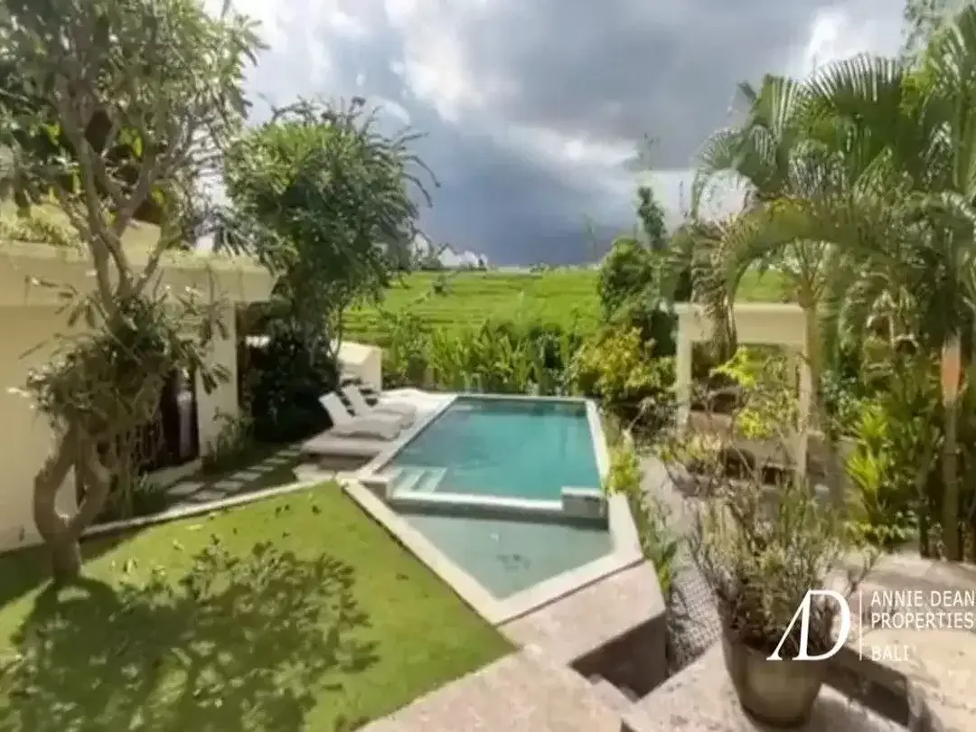 REEHOLD | PRIVATE TROPICAL ESTATE WITH RICE FIELD VIEWS - PERERENAN - Image 3 of 10