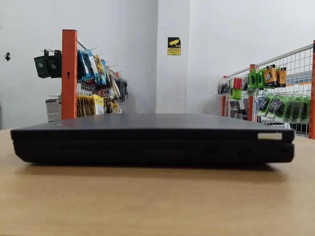 Lenovo ThinkPad T540P Core i5 Ram 8GB SSD 256GB 15in Mulus Murah - Image 6 of 10