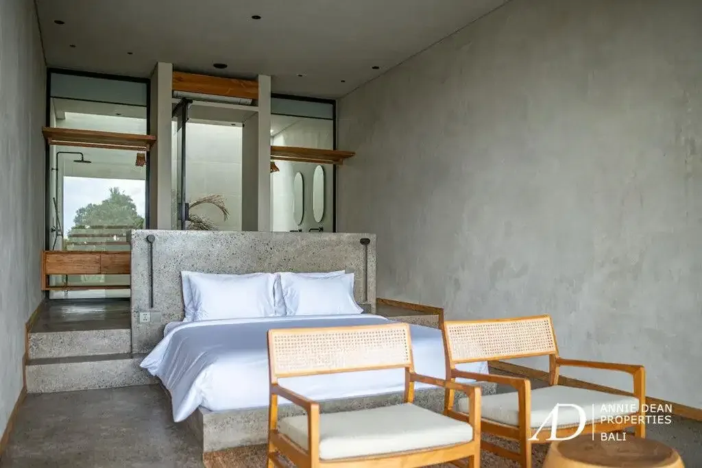 LEASEHOLD | MODERN VILLA WITH RICE FIELD VIEWS IN TUMBAK BAYUH - Image 3 of 10