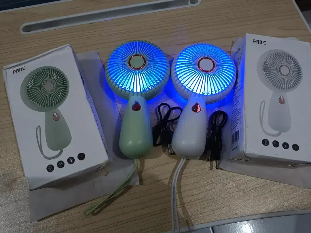 35rb BARU- Dijual Murah Kipas Angin Mini Fan Genggam Cute Portable+Led - Image 1 of 10