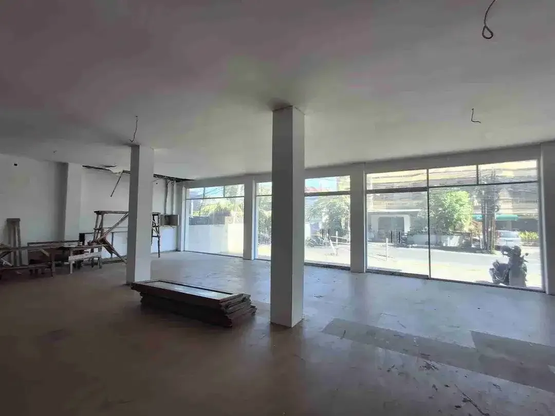 1 UNIT RUKO 3 LANTAI TERLETAK DI JL. TUKAD BALIAN, SIDAKARYA - DENPASAR SELATAN

SPESIFIKASI :
 
LT 360m²

LB 195m²

3 Lantai

Jalan 6 Meter

3 SHM - Image 7 of 10