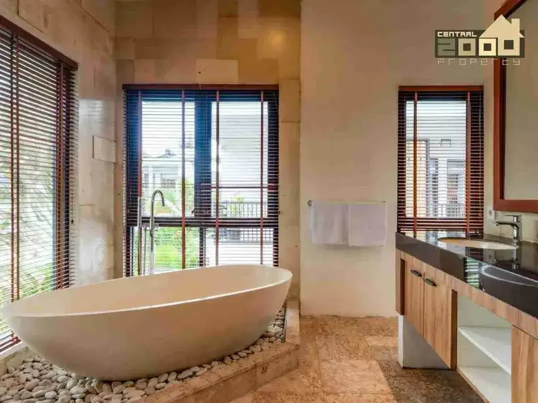 DIJUAL - FREEHOLD  Villa di Central Berawa, Newly Renovated - Image 9 of 9