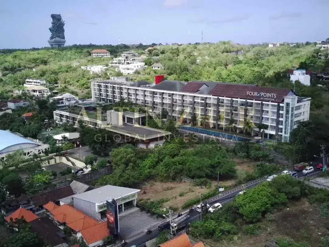 Lahan kosong di jalan utama Uluwatu nempel di sebelah hotel fourpoint sangat cocok untuk bisnis apapun. - Image 2 of 10