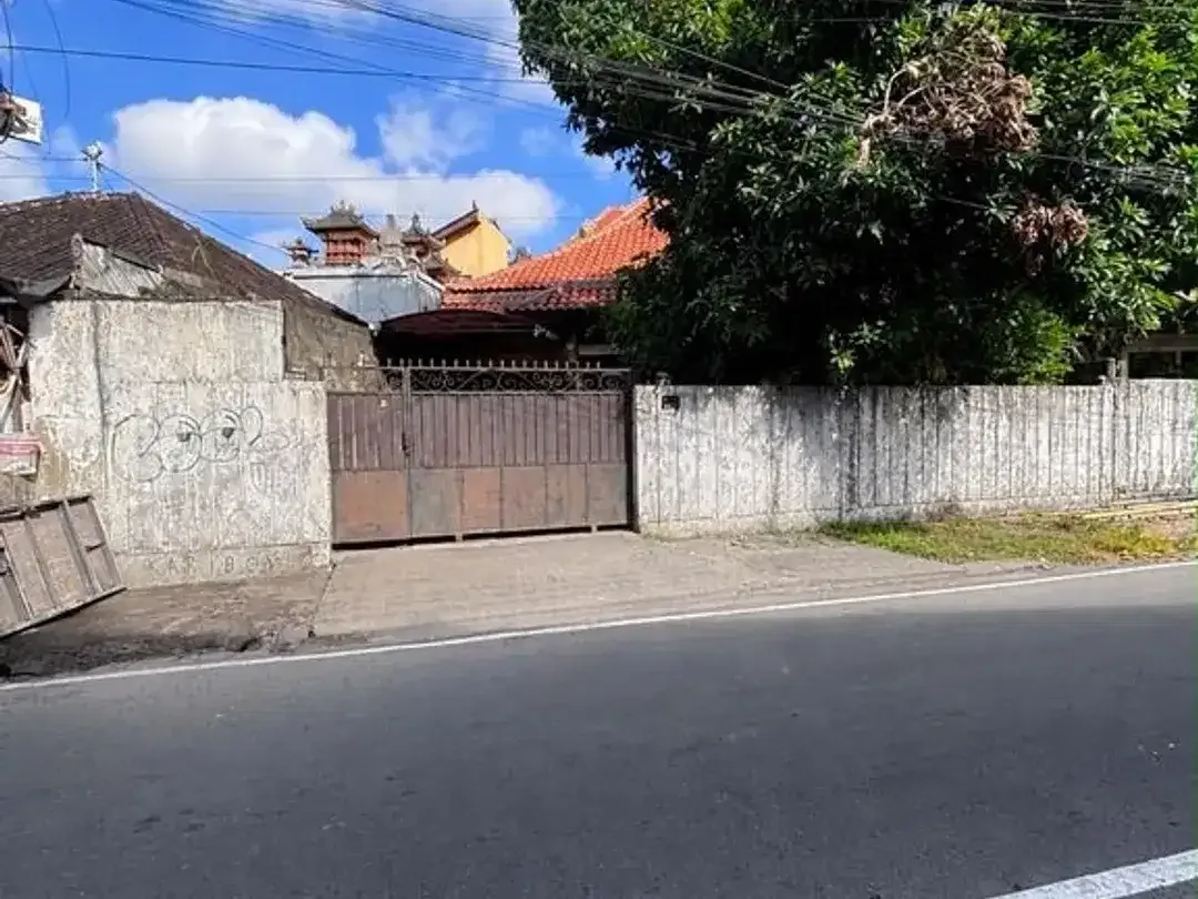 Rumah Siap Huni 6 Kamar Tidur Dijual di Pusat Kota Denpasar Selatan - Image 3 of 10