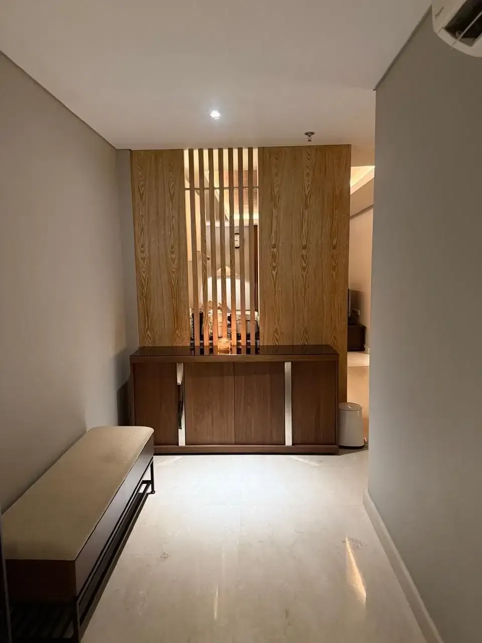 FOR SALE APARTEMENT BEACHWALK RESIDENCE FURNISHED 2 BR DI KUTA - Image 6 of 10