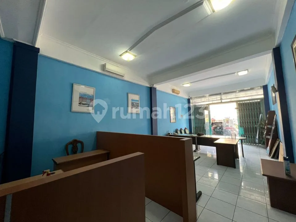 3 Storey Shophouse In Business Area Diponegoro, Denpasar, Close to Teuku Umar, Mall and Puputan Park - Image 1 of 4