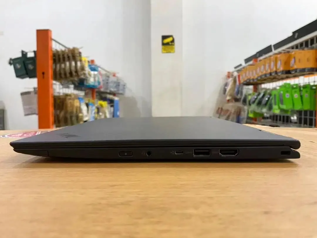 Lenovo ThinkPad X1 Yoga G3 Core i7Gen8 Ram 16GB SSD 256GB Touch Slim - Image 9 of 10