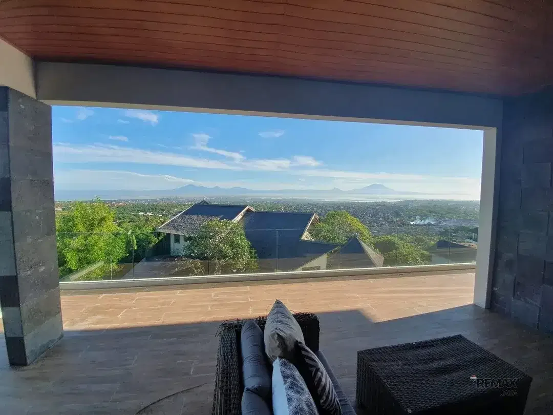 Villa 4 Bedroom For Sale, at Jimbaran with Panoramic Ocean & Mountain Views - Image 4 of 10