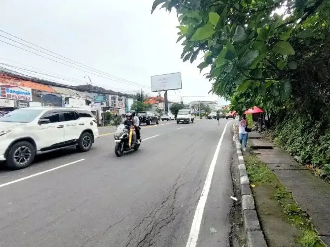 TANAH KOMERSIL STRATEGIS PINGGIR JALAN DI GATOT SUBROTO BARAT DENPASAR - Image 1 of 5