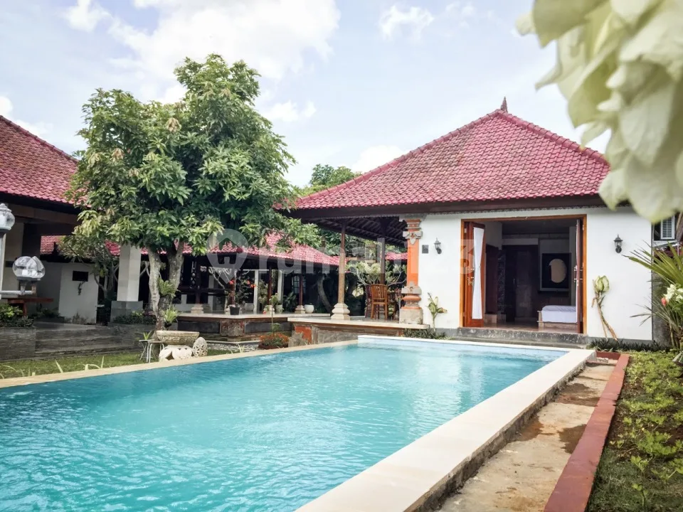 Villa 8 Kamar Siap Ditempati Marga Tabanan - Image 1 of 4