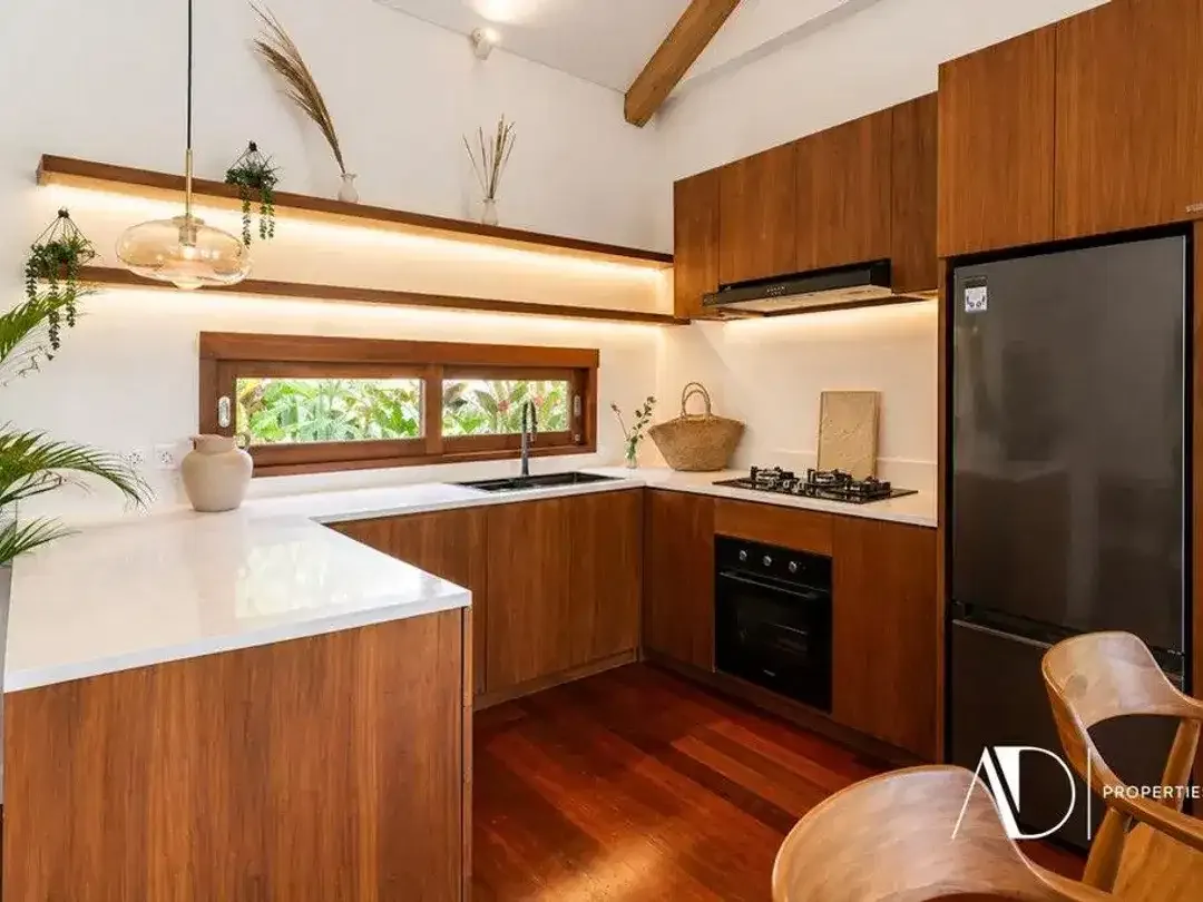 LEASEHOLD | SINGLE-LEVEL 3-BEDROOM VILLA IN PRIME BEACHSIDE SANUR - Image 2 of 10