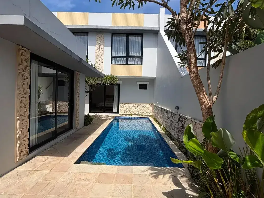 THREE-BEDROOMS VILLA FOR YEARLY RENT SANUR. BEACHSIDE - Image 3 of 10