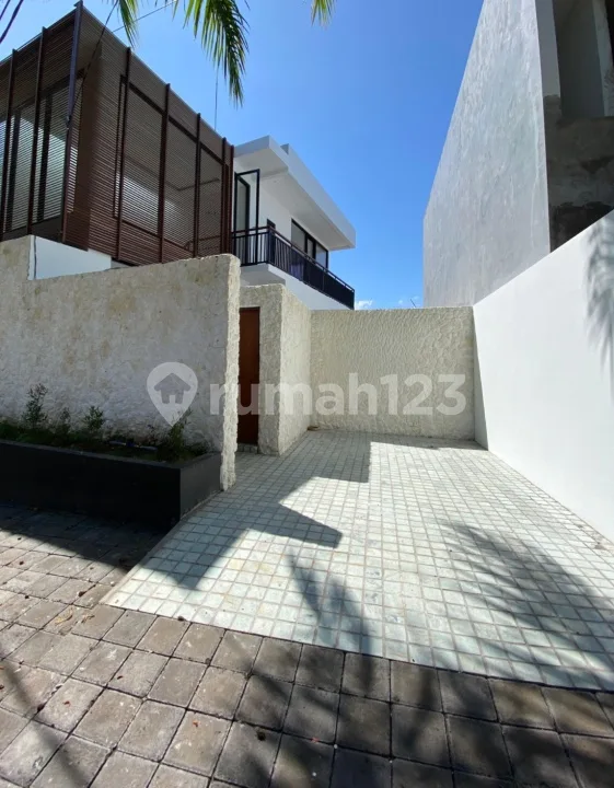 Villa Furnished Minimalis Modern di Dharmawangsa Nusa Dua Bali - Image 1 of 4