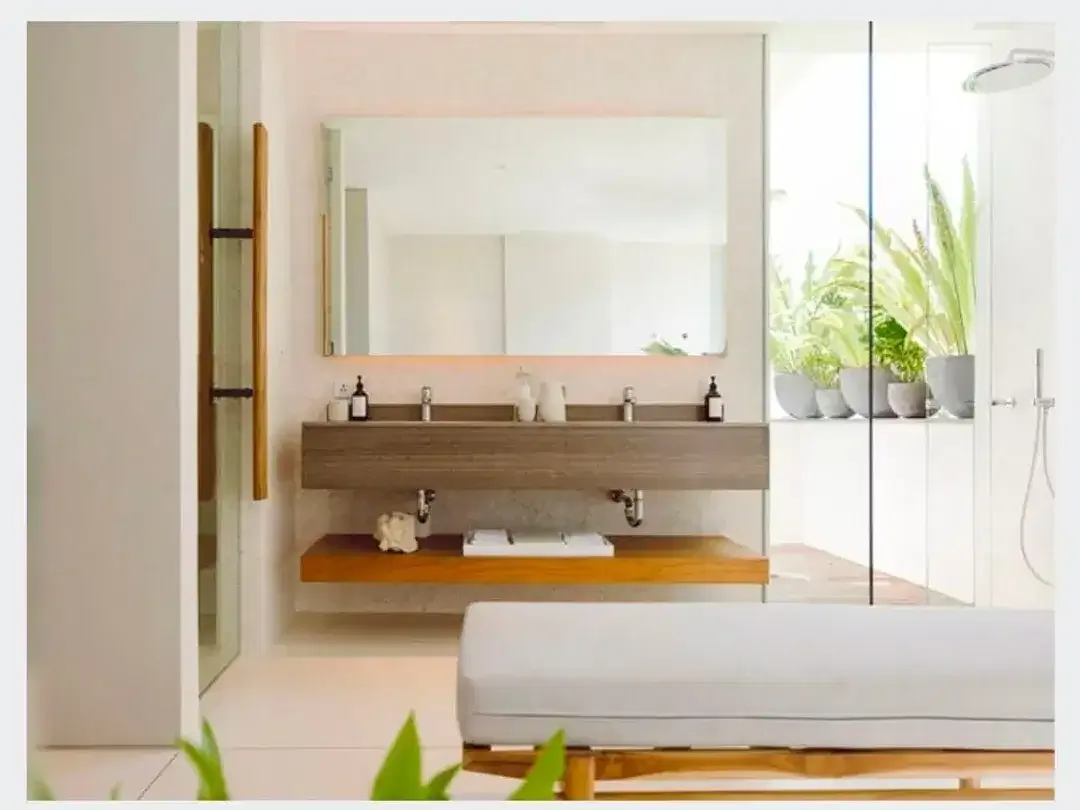 BEACHFRONT LUXURY VILLA FOR SALE IN SEMINYAK - Image 4 of 5
