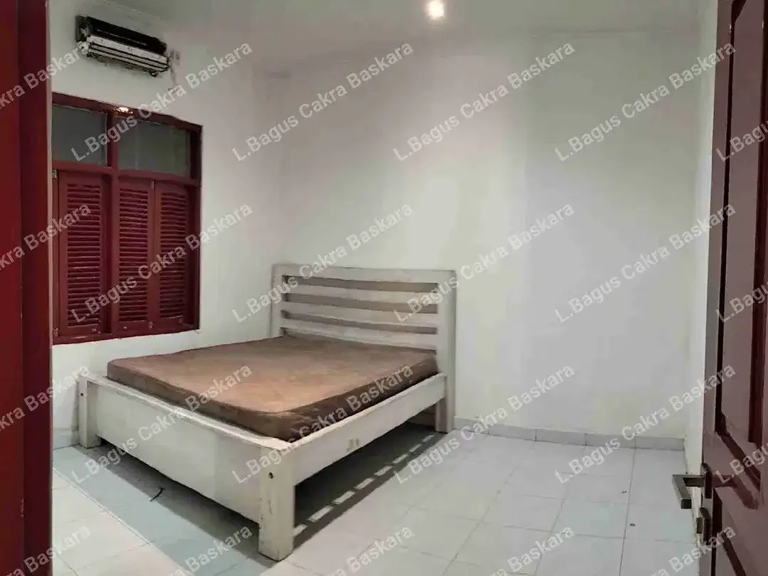 Disewakan Rumah 1 Lantai Luas di Denpasar
Panjer Denpasar Selatan - Image 10 of 10