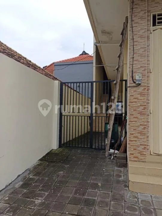 Rumah di Atas Toko Strategis 3 Kamar Unfurnished Denpasar Selatan - Image 4 of 4