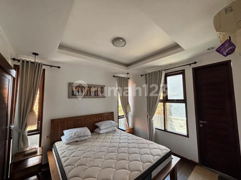 Villa 3 Bedroom Jimbaran - Private Complex, One Gate System - Image 3 of 4