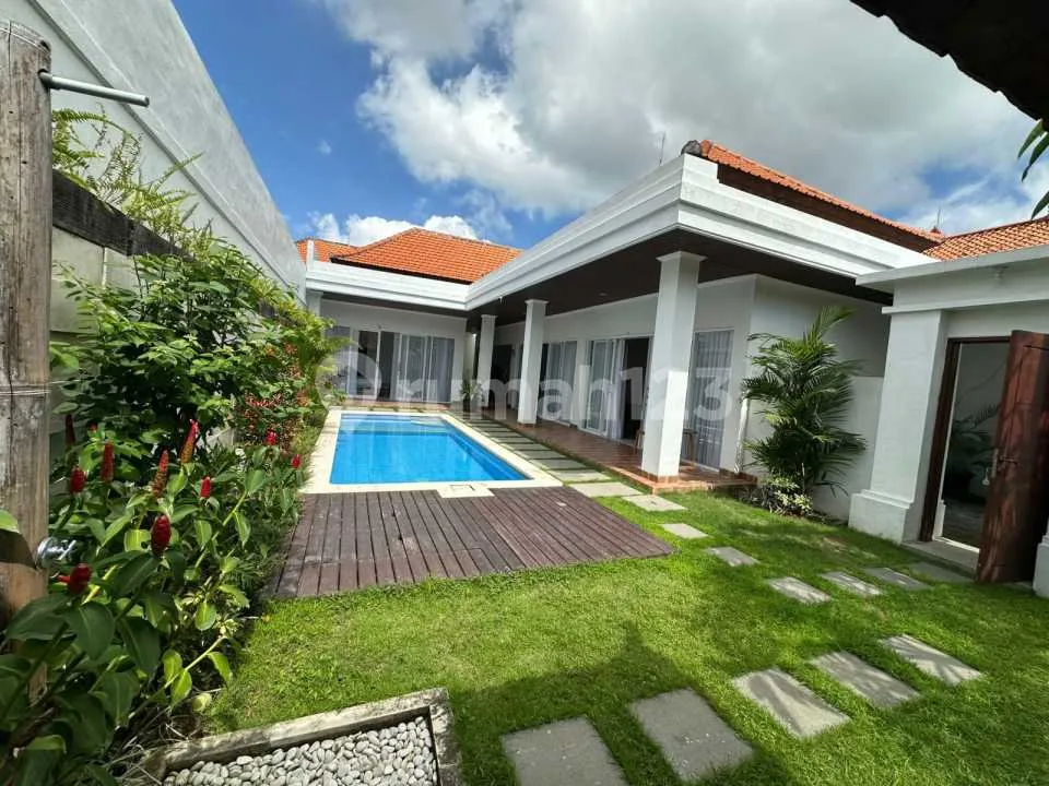 Villa Nyaman Dengan Kolam Renang Luas Di Kompleks Lingkungan Tenang Di Balai Subak Canggu Bali - Image 1 of 4
