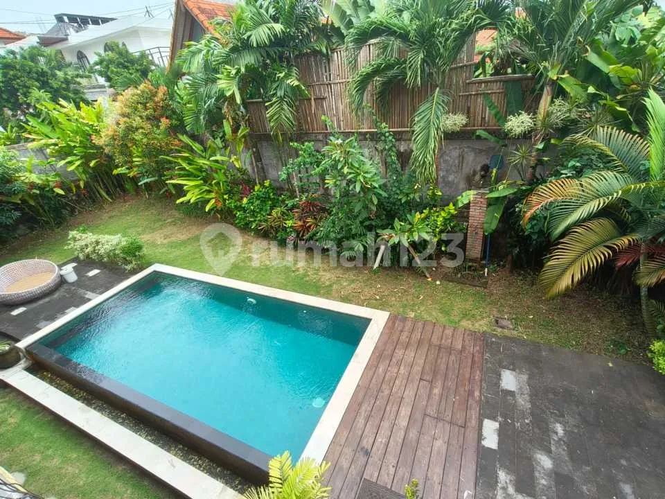 Villa Pemandangan Sawah Dekat La Brisa dan Pantai Canggu - Image 2 of 4