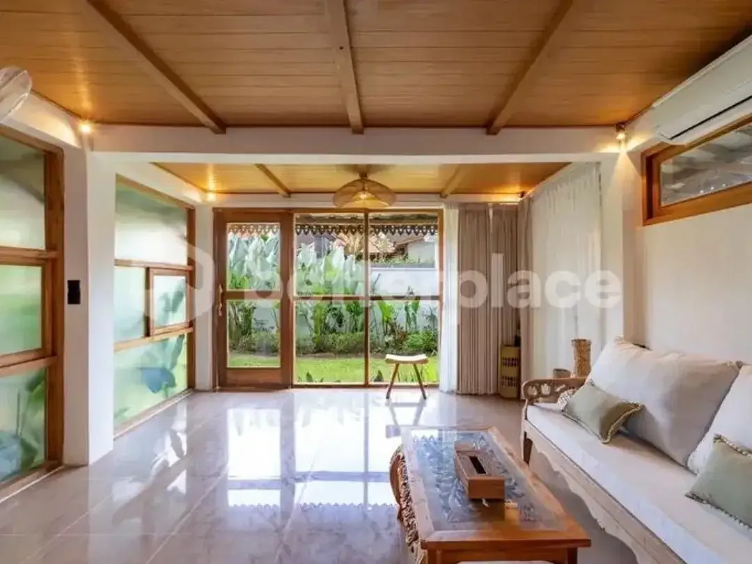 Brand-New Heritage Villa in Ubud: Hand-Crafted Joglo Architecture, Turnkey Furnishing, Outstanding Investment Upside - Image 4 of 10