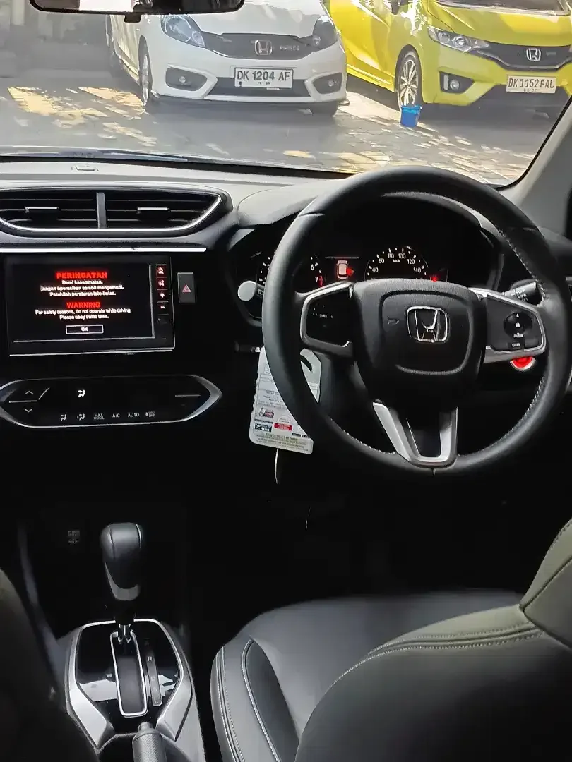 HONDA BRV PRESTIGE MATIC KM 20 RB SEPERTI BARU - Image 9 of 10