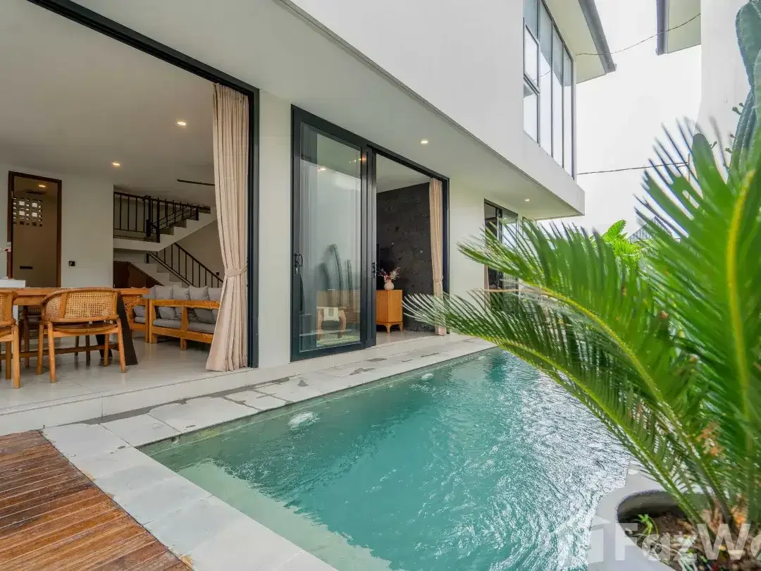 4 Bedroom Villa for sale in Batu Bolong, Bali - Image 2 of 10