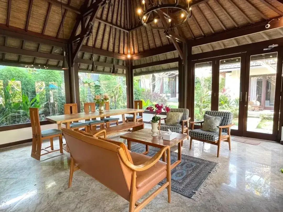 TROPICAL LUXURY VILLA IN UMALAS KEROBOKAN - Image 3 of 10