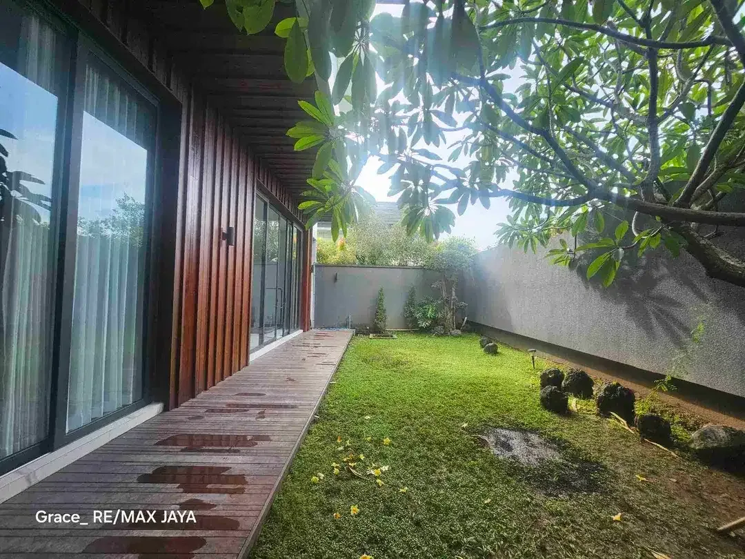 Rumah Modern Ekslusif di Mahendradata Denpasar Barat - Image 2 of 10