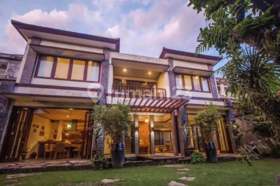 Villa Tropis Modern Dekat Pantai di Sudamala Sanur - Image 1 of 4