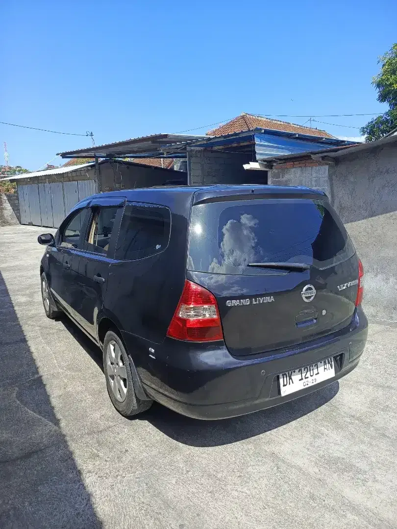 Dijual mobil Nissan Grand Livina - Image 4 of 7