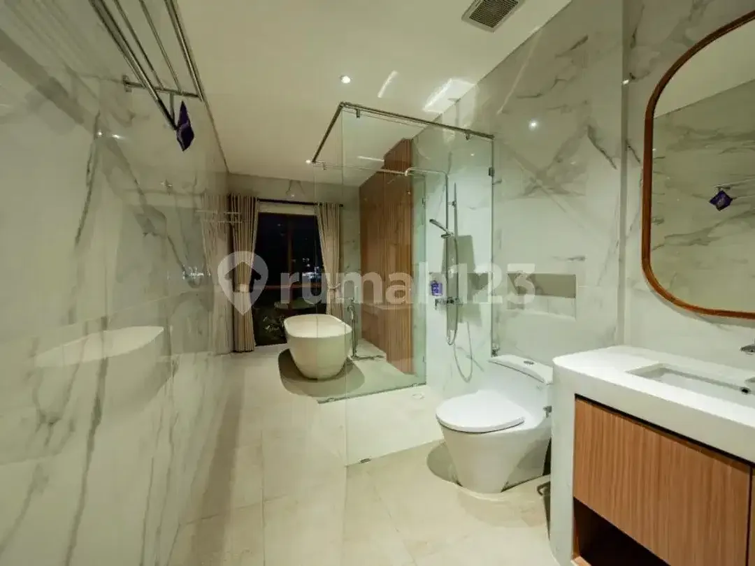 Commercial Villa For Sale & Long-Term Lease Zona Pariwisata - Image 8 of 10