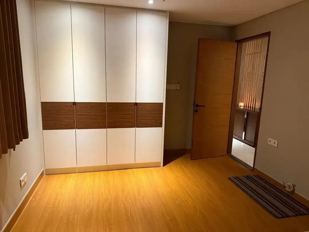 FOR SALE APARTEMENT BEACHWALK RESIDENCE FURNISHED 2 BR DI KUTA - Image 7 of 10