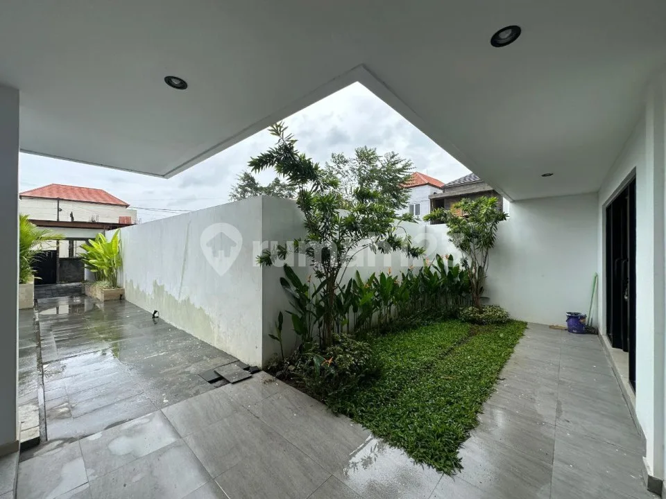 Brand new 5 bedrooms villa 330m2 di batur sari Sanur Bali - Image 4 of 4