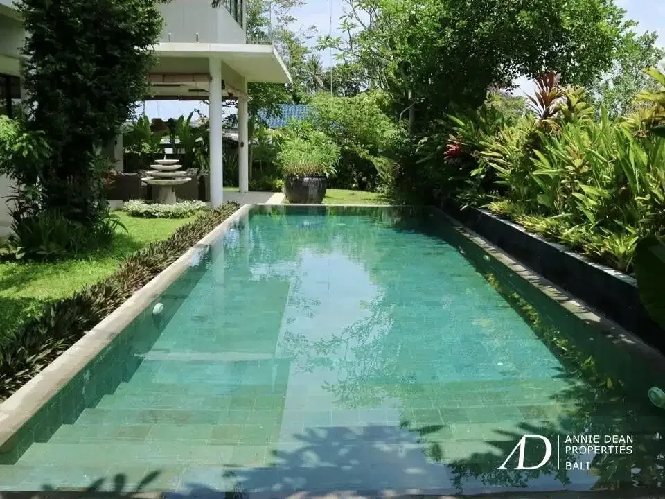 FREEHOLD MODERN DESIGN VILLA IN TUMBAK BAYUH CANGGU - Image 3 of 10