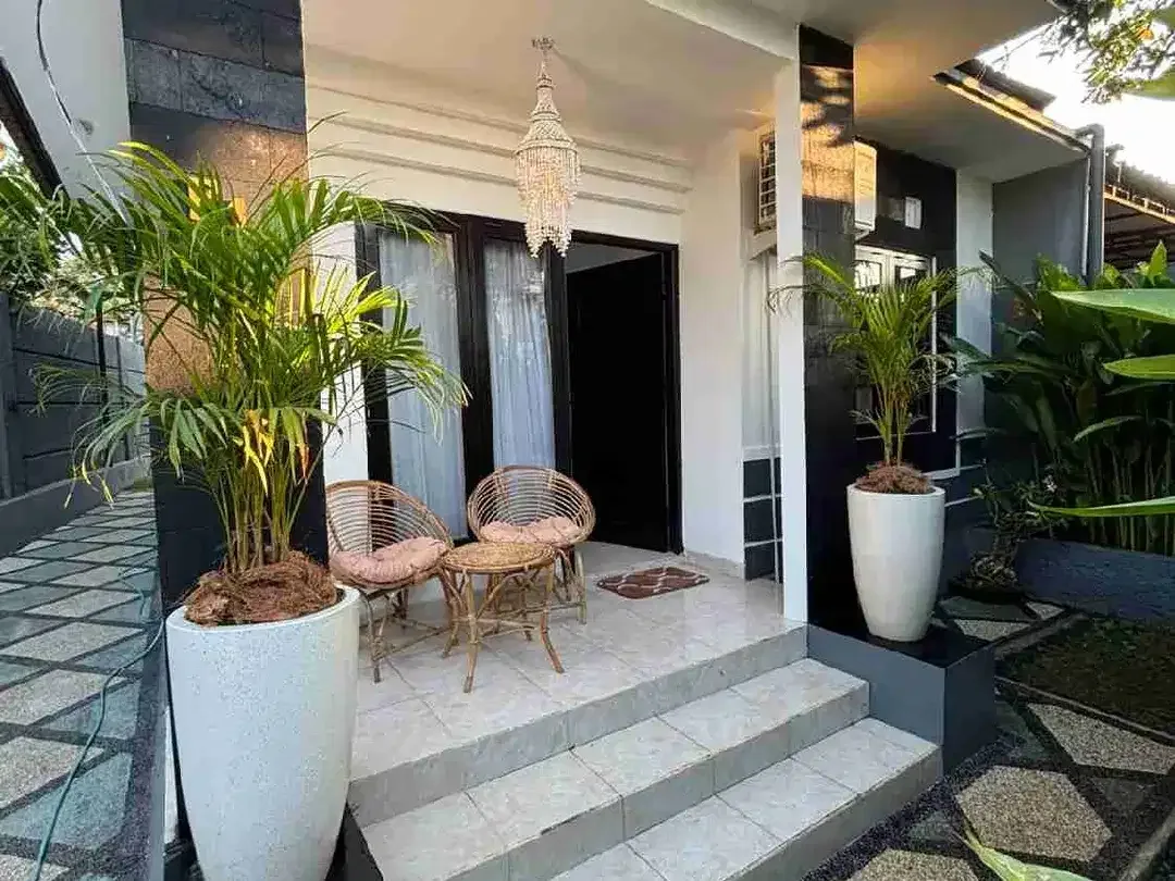 HOUSE FOR SALE IN KAMPIAL NUSA DUA - FULLY FURNISHED - Image 2 of 10