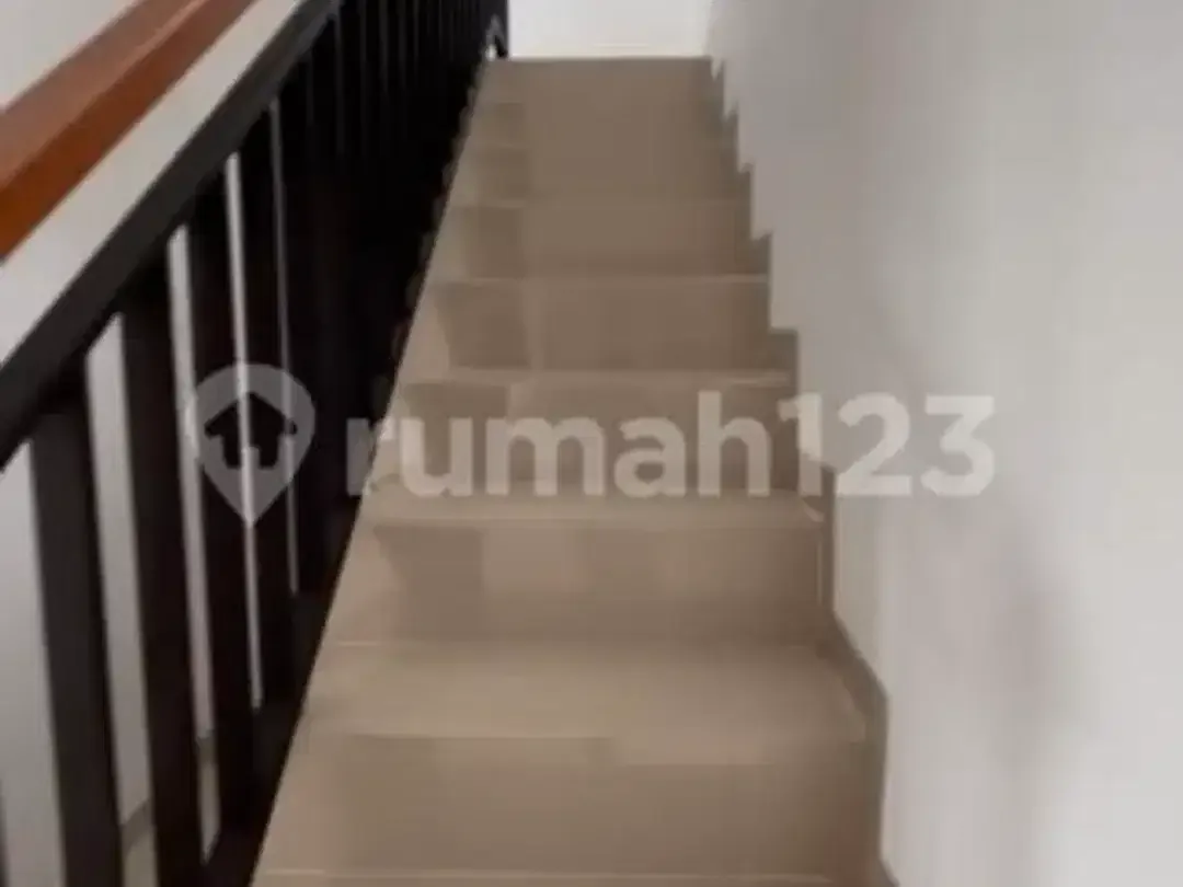 Dijual Rumah Baru 2 Lantai di Kuta Utara - Image 10 of 10